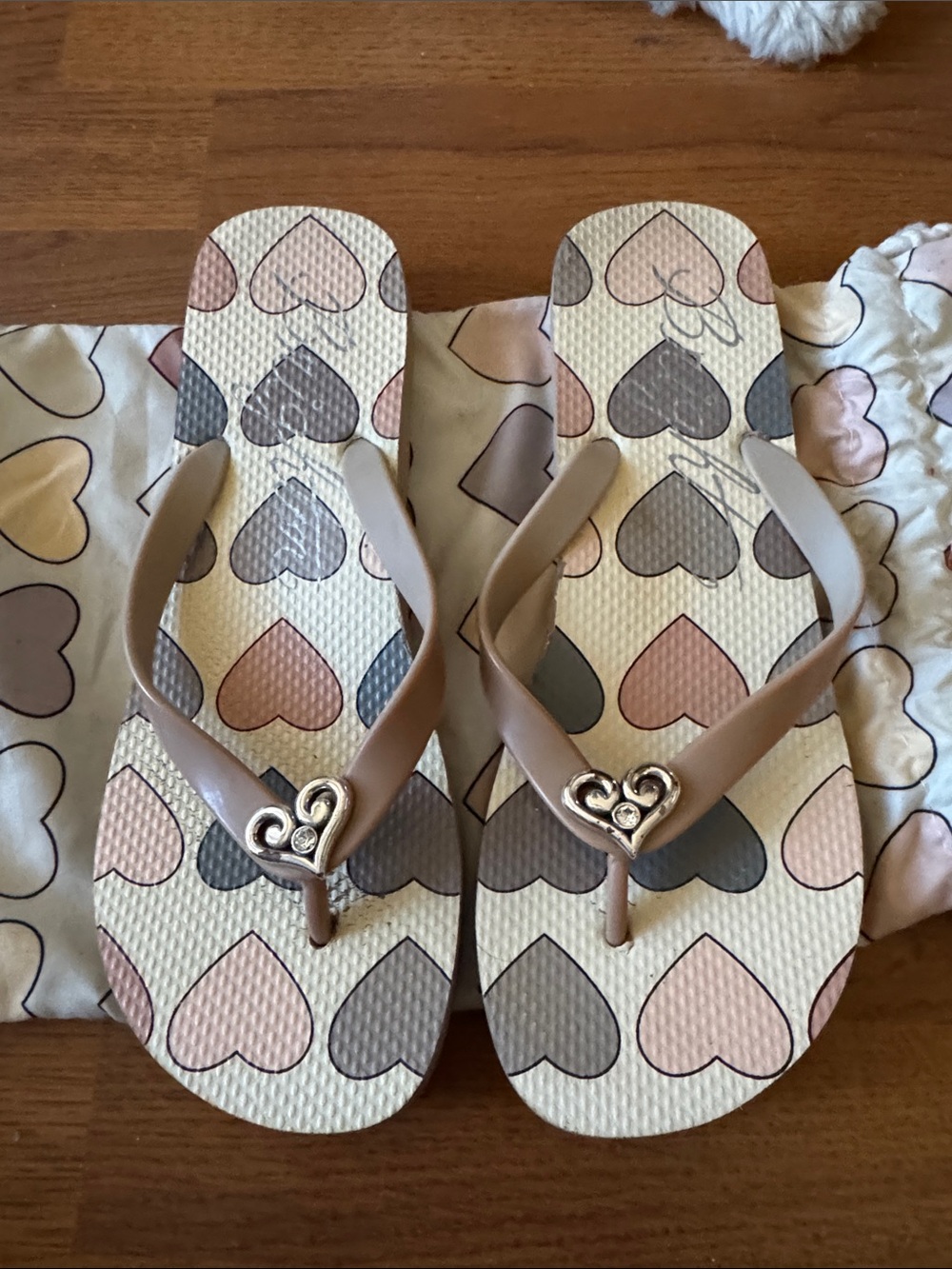 Women’s Heart-Print Beige Flip Flop Sandals